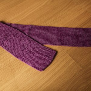 Cachecol roxo simples de crochê